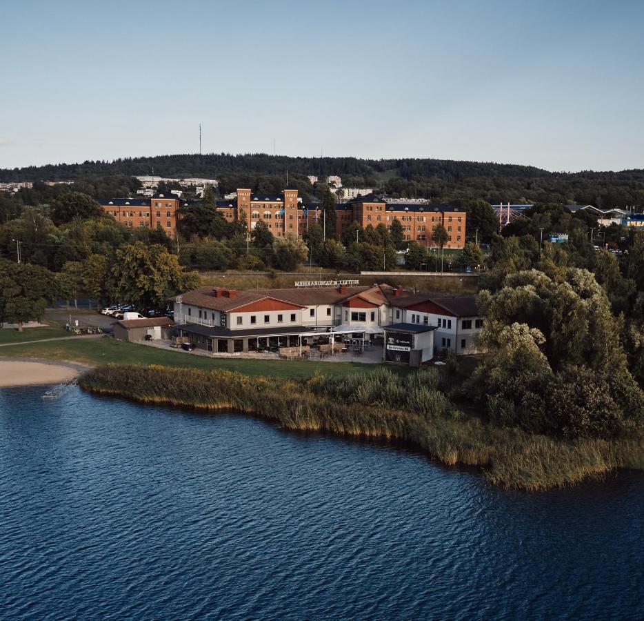 Hasse Pa Sjoekanten Hotell & Restaurang Йёнчёпинг Экстерьер фото
