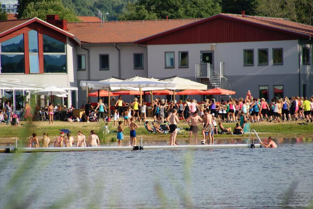 Hasse Pa Sjoekanten Hotell & Restaurang Йёнчёпинг Экстерьер фото