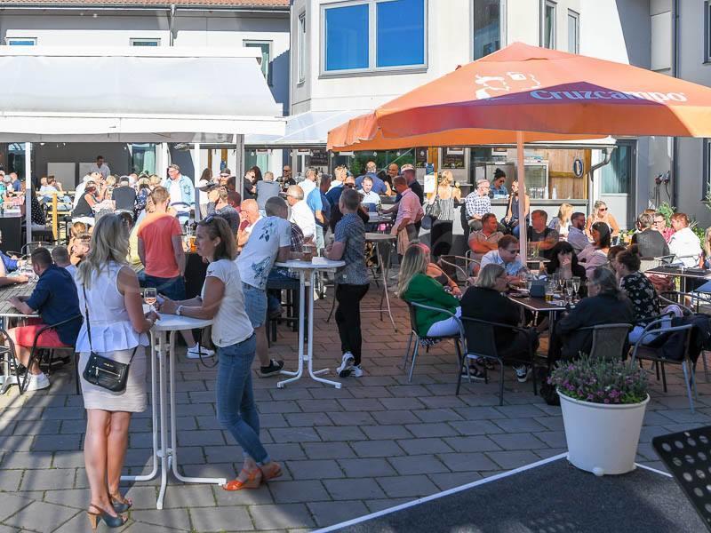 Hasse Pa Sjoekanten Hotell & Restaurang Йёнчёпинг Экстерьер фото